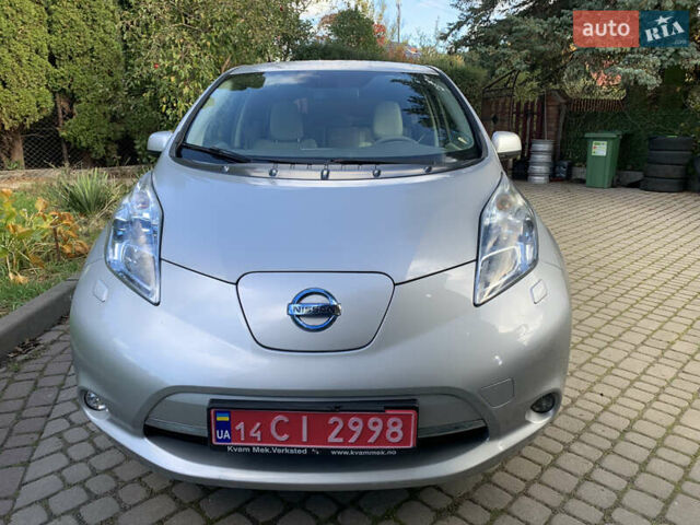Серый Ниссан Лиф, объемом двигателя 0 л и пробегом 102 тыс. км за 4043 $, фото 1 на Automoto.ua