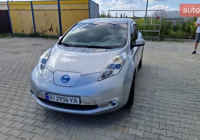 Сірий Ніссан Ліф, об'ємом двигуна 0 л та пробігом 160 тис. км за 4000 $, фото 1 на Automoto.ua