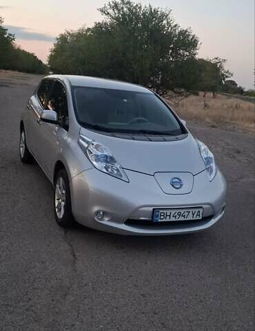 Серый Ниссан Лиф, объемом двигателя 0 л и пробегом 138 тыс. км за 6120 $, фото 1 на Automoto.ua