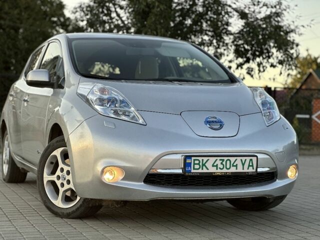 Сірий Ніссан Ліф, об'ємом двигуна 0 л та пробігом 157 тис. км за 5400 $, фото 1 на Automoto.ua