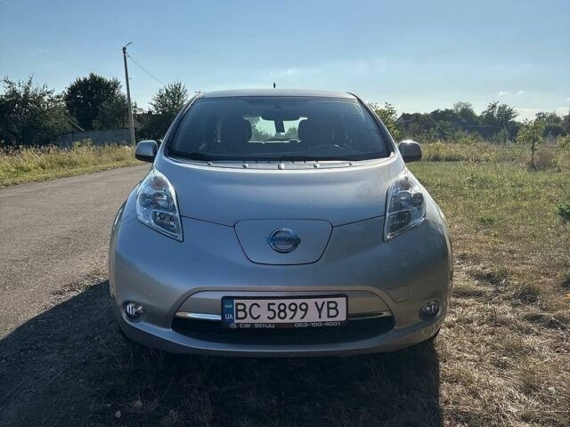 Сірий Ніссан Ліф, об'ємом двигуна 0 л та пробігом 70 тис. км за 5650 $, фото 1 на Automoto.ua