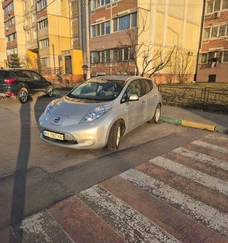 Серый Ниссан Лиф, объемом двигателя 0 л и пробегом 136 тыс. км за 5100 $, фото 1 на Automoto.ua