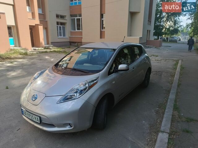 Сірий Ніссан Ліф, об'ємом двигуна 0 л та пробігом 145 тис. км за 5500 $, фото 1 на Automoto.ua