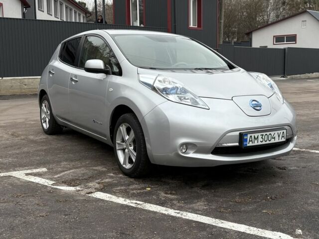 Серый Ниссан Лиф, объемом двигателя 0 л и пробегом 150 тыс. км за 3999 $, фото 1 на Automoto.ua