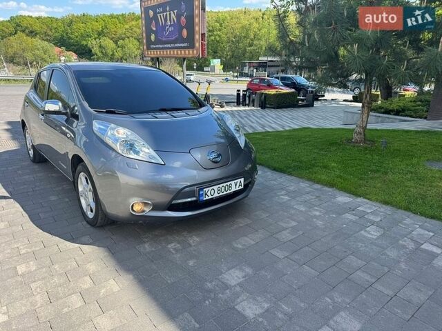 Серый Ниссан Лиф, объемом двигателя 0 л и пробегом 125 тыс. км за 5500 $, фото 1 на Automoto.ua