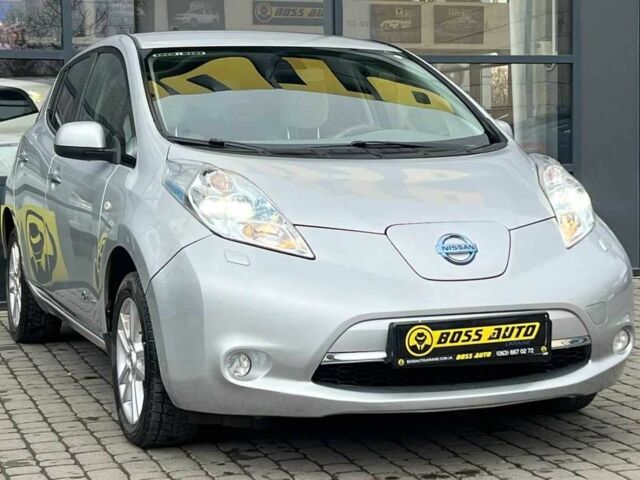 Сірий Ніссан Ліф, об'ємом двигуна 0 л та пробігом 100 тис. км за 6000 $, фото 1 на Automoto.ua