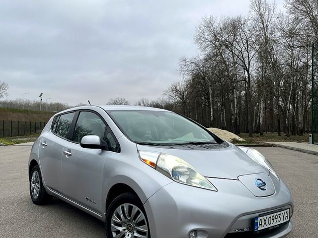 Сірий Ніссан Ліф, об'ємом двигуна 0 л та пробігом 188 тис. км за 4600 $, фото 1 на Automoto.ua
