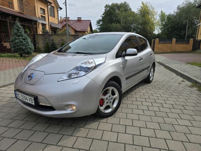 Сірий Ніссан Ліф, об'ємом двигуна 0 л та пробігом 120 тис. км за 5805 $, фото 1 на Automoto.ua