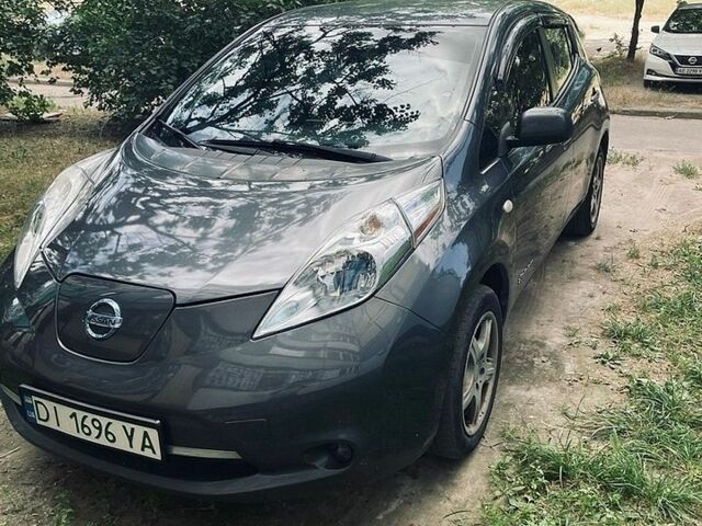 Серый Ниссан Лиф, объемом двигателя 0 л и пробегом 189 тыс. км за 5999 $, фото 1 на Automoto.ua