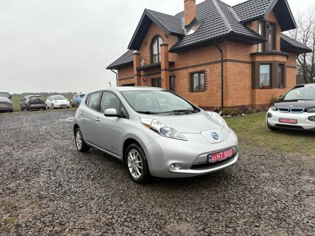 Сірий Ніссан Ліф, об'ємом двигуна 0 л та пробігом 57 тис. км за 6000 $, фото 1 на Automoto.ua