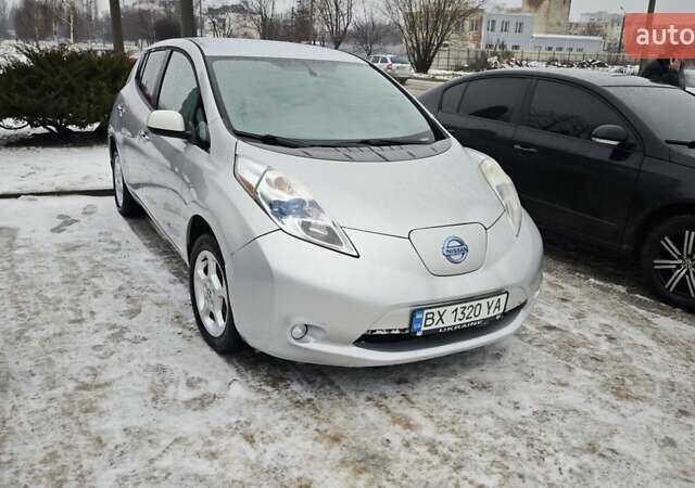 Сірий Ніссан Ліф, об'ємом двигуна 0 л та пробігом 178 тис. км за 4900 $, фото 1 на Automoto.ua