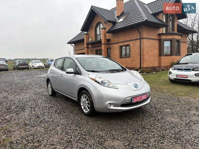 Серый Ниссан Лиф, объемом двигателя 0 л и пробегом 57 тыс. км за 5999 $, фото 1 на Automoto.ua