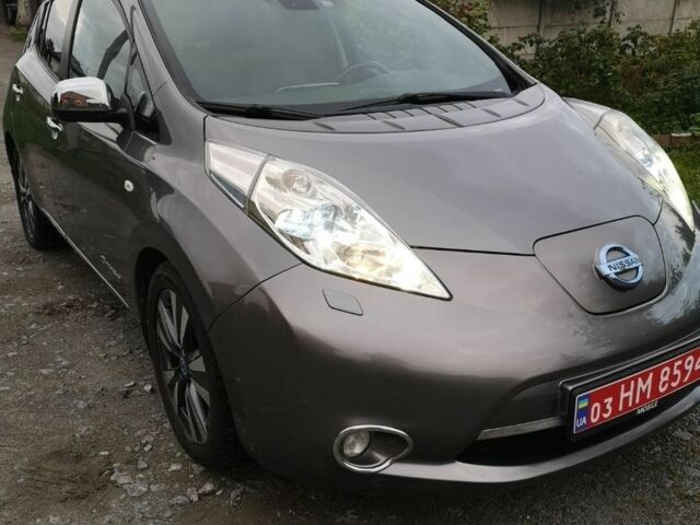 Серый Ниссан Лиф, объемом двигателя 0 л и пробегом 147 тыс. км за 6700 $, фото 1 на Automoto.ua