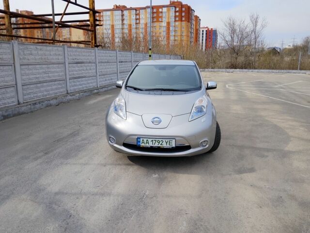 Серый Ниссан Лиф, объемом двигателя 0 л и пробегом 127 тыс. км за 7763 $, фото 1 на Automoto.ua