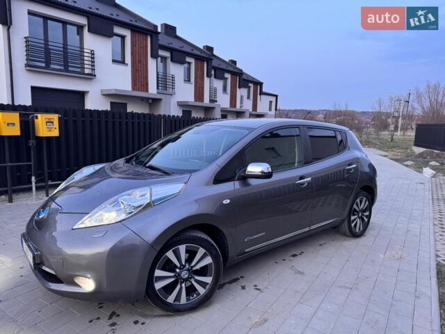 Сірий Ніссан Ліф, об'ємом двигуна 0 л та пробігом 104 тис. км за 6500 $, фото 1 на Automoto.ua