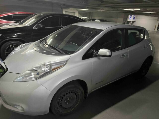 Серый Ниссан Лиф, объемом двигателя 0 л и пробегом 131 тыс. км за 6300 $, фото 1 на Automoto.ua