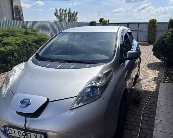 Сірий Ніссан Ліф, об'ємом двигуна 0 л та пробігом 170 тис. км за 5500 $, фото 1 на Automoto.ua
