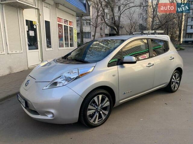 Сірий Ніссан Ліф, об'ємом двигуна 0 л та пробігом 175 тис. км за 5500 $, фото 1 на Automoto.ua