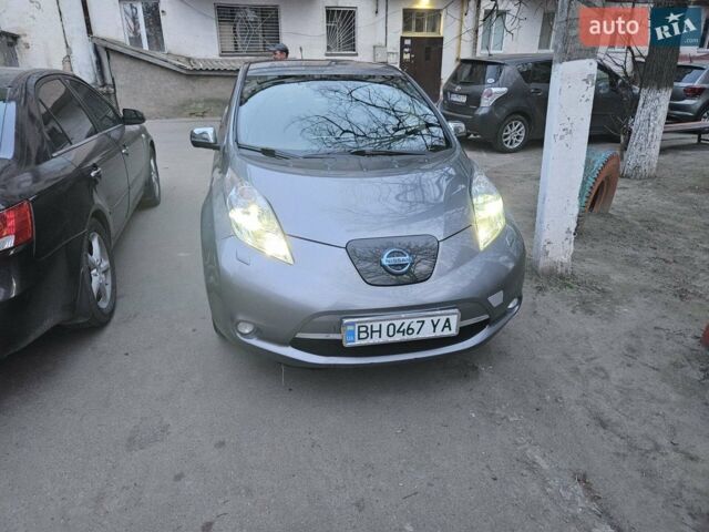 Сірий Ніссан Ліф, об'ємом двигуна 0 л та пробігом 174 тис. км за 7100 $, фото 1 на Automoto.ua