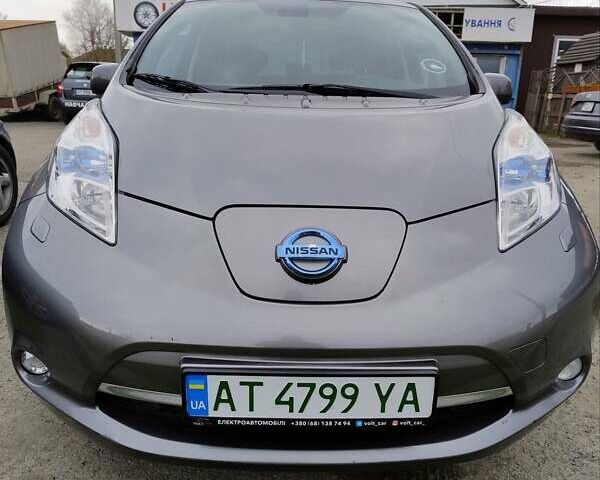 Серый Ниссан Лиф, объемом двигателя 0 л и пробегом 144 тыс. км за 6400 $, фото 1 на Automoto.ua