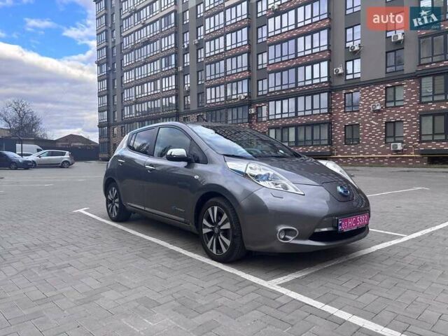 Сірий Ніссан Ліф, об'ємом двигуна 0 л та пробігом 108 тис. км за 7500 $, фото 1 на Automoto.ua