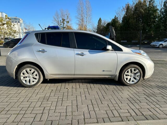 Серый Ниссан Лиф, объемом двигателя 0 л и пробегом 190 тыс. км за 6000 $, фото 1 на Automoto.ua