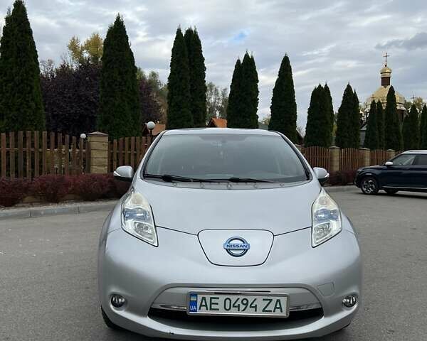 Серый Ниссан Лиф, объемом двигателя 0 л и пробегом 220 тыс. км за 6600 $, фото 1 на Automoto.ua