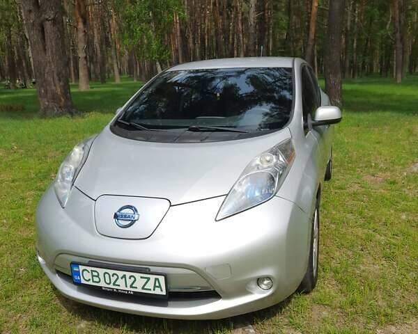 Серый Ниссан Лиф, объемом двигателя 0 л и пробегом 167 тыс. км за 6500 $, фото 1 на Automoto.ua