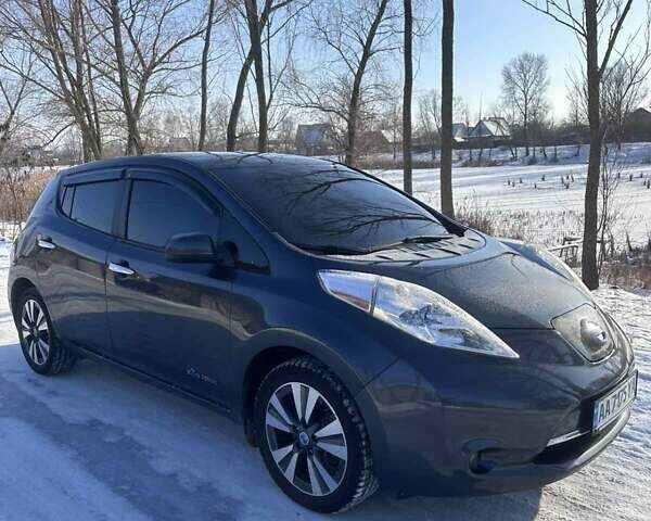 Серый Ниссан Лиф, объемом двигателя 0 л и пробегом 135 тыс. км за 7000 $, фото 1 на Automoto.ua