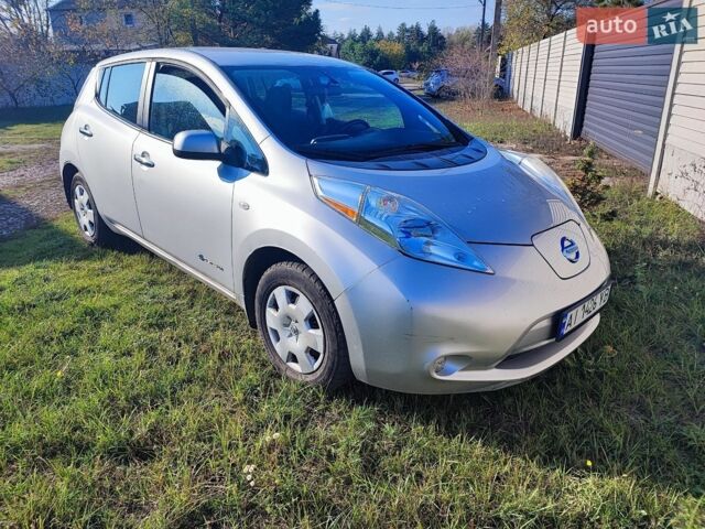 Сірий Ніссан Ліф, об'ємом двигуна 0 л та пробігом 213 тис. км за 6700 $, фото 1 на Automoto.ua