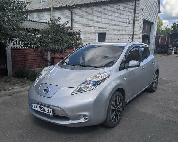 Серый Ниссан Лиф, объемом двигателя 0 л и пробегом 211 тыс. км за 7400 $, фото 1 на Automoto.ua