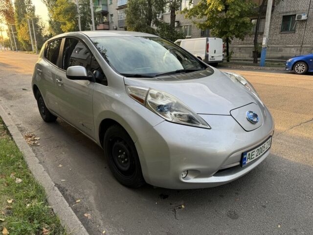 Серый Ниссан Лиф, объемом двигателя 0 л и пробегом 151 тыс. км за 6800 $, фото 1 на Automoto.ua