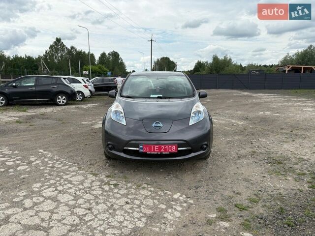 Серый Ниссан Лиф, объемом двигателя 0 л и пробегом 137 тыс. км за 6600 $, фото 1 на Automoto.ua