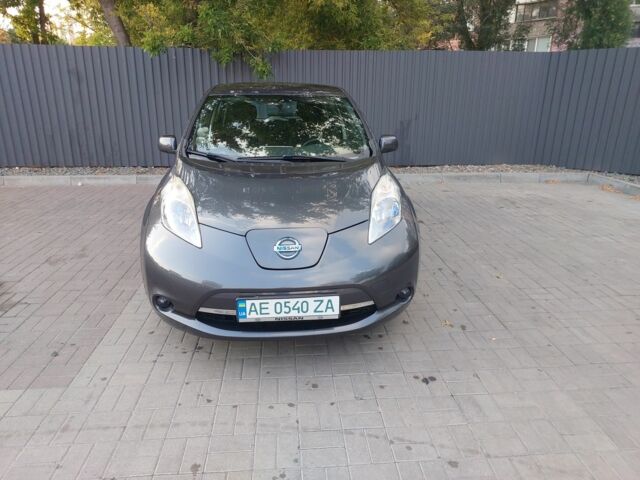 Серый Ниссан Лиф, объемом двигателя 0 л и пробегом 155 тыс. км за 5800 $, фото 1 на Automoto.ua