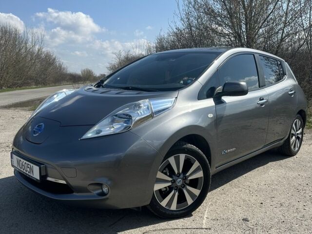 Серый Ниссан Лиф, объемом двигателя 0 л и пробегом 129 тыс. км за 7200 $, фото 1 на Automoto.ua