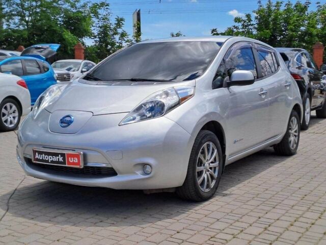 Серый Ниссан Лиф, объемом двигателя 0 л и пробегом 162 тыс. км за 6390 $, фото 1 на Automoto.ua