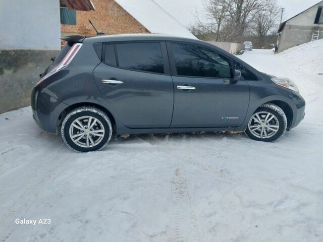 Серый Ниссан Лиф, объемом двигателя 0 л и пробегом 144 тыс. км за 6200 $, фото 1 на Automoto.ua