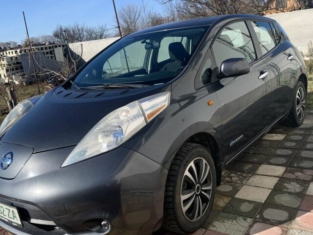 Серый Ниссан Лиф, объемом двигателя 0 л и пробегом 248 тыс. км за 5800 $, фото 1 на Automoto.ua