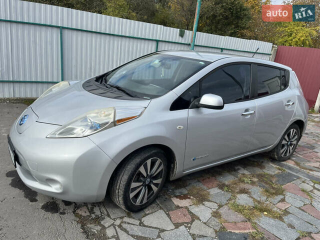 Серый Ниссан Лиф, объемом двигателя 0 л и пробегом 160 тыс. км за 11000 $, фото 1 на Automoto.ua