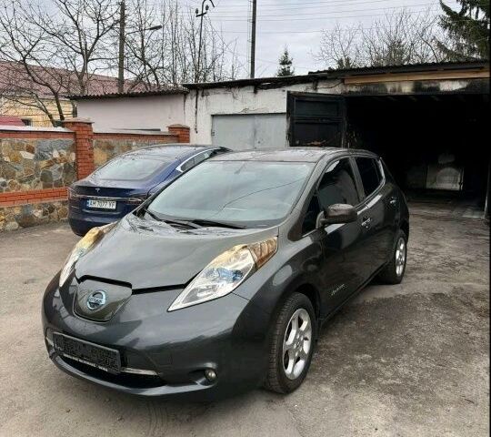 Серый Ниссан Лиф, объемом двигателя 0 л и пробегом 186 тыс. км за 2700 $, фото 1 на Automoto.ua