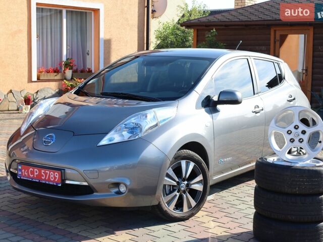 Сірий Ніссан Ліф, об'ємом двигуна 0 л та пробігом 182 тис. км за 7100 $, фото 1 на Automoto.ua
