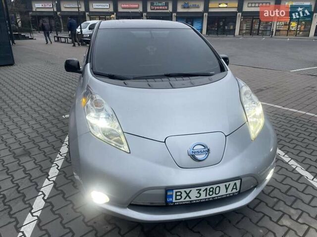 Серый Ниссан Лиф, объемом двигателя 0 л и пробегом 154 тыс. км за 4950 $, фото 1 на Automoto.ua