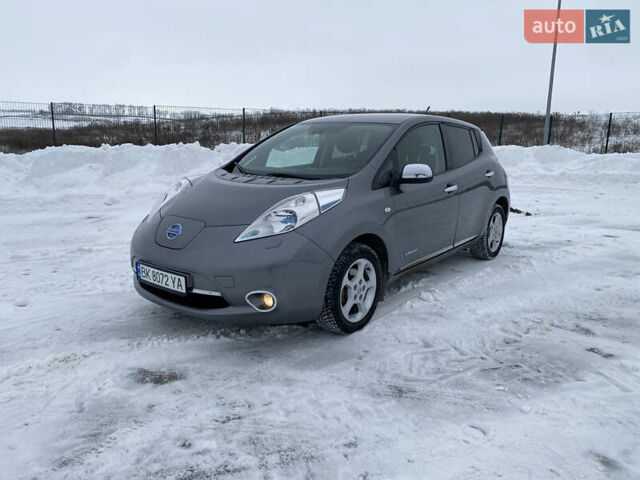 Сірий Ніссан Ліф, об'ємом двигуна 0 л та пробігом 149 тис. км за 6999 $, фото 1 на Automoto.ua