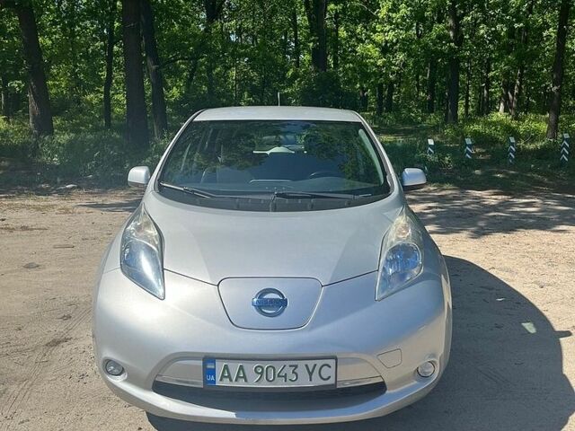 Сірий Ніссан Ліф, об'ємом двигуна 0 л та пробігом 154 тис. км за 4700 $, фото 1 на Automoto.ua