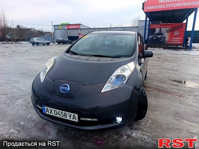 Сірий Ніссан Ліф, об'ємом двигуна 0 л та пробігом 17100 тис. км за 5100 $, фото 1 на Automoto.ua