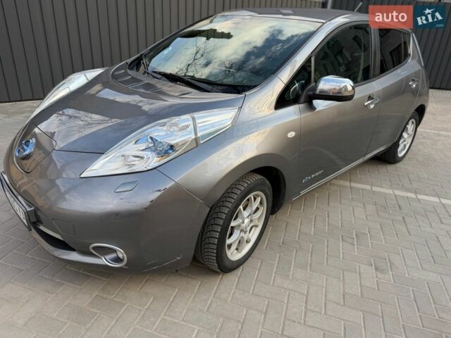 Серый Ниссан Лиф, объемом двигателя 0 л и пробегом 146 тыс. км за 7900 $, фото 1 на Automoto.ua