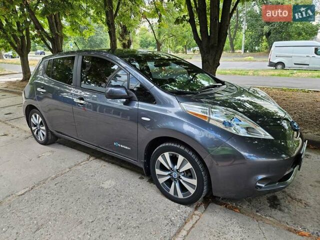 Серый Ниссан Лиф, объемом двигателя 0 л и пробегом 157 тыс. км за 8499 $, фото 1 на Automoto.ua