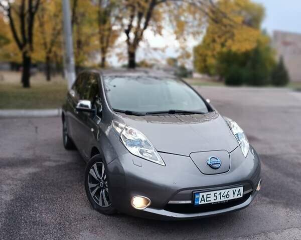 Серый Ниссан Лиф, объемом двигателя 0 л и пробегом 119 тыс. км за 8200 $, фото 1 на Automoto.ua