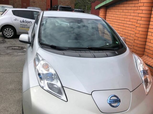 Серый Ниссан Лиф, объемом двигателя 0 л и пробегом 127 тыс. км за 4500 $, фото 1 на Automoto.ua