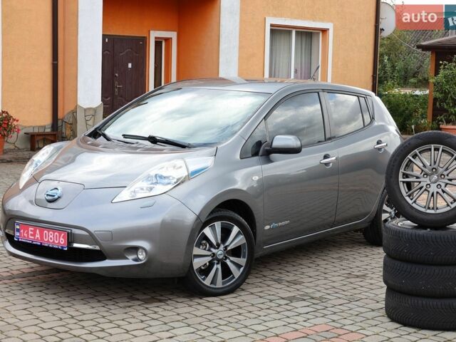 Сірий Ніссан Ліф, об'ємом двигуна 0 л та пробігом 176 тис. км за 7555 $, фото 1 на Automoto.ua